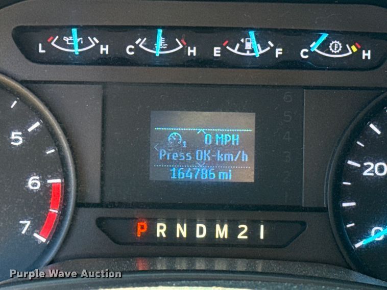 image for item ES5597 2019 Ford F350 Super Duty utility bed pickup truck