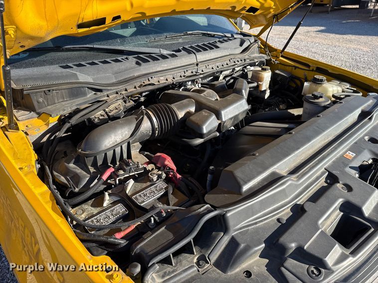 image for item ES5597 2019 Ford F350 Super Duty utility bed pickup truck