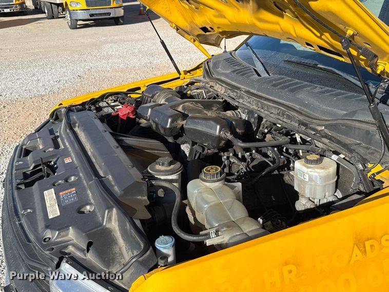 image for item ES5597 2019 Ford F350 Super Duty utility bed pickup truck