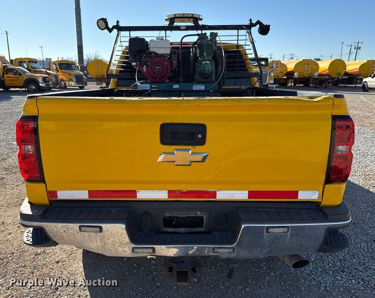 image for item ES5599 2016 Chevrolet Silverado 2500HD Crew Cab pickup truck