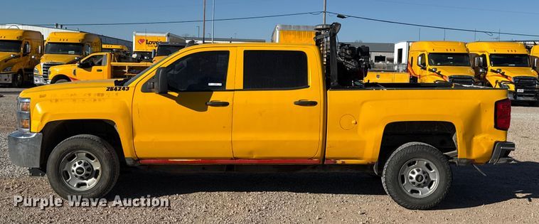 image for item ES5599 2016 Chevrolet Silverado 2500HD Crew Cab pickup truck