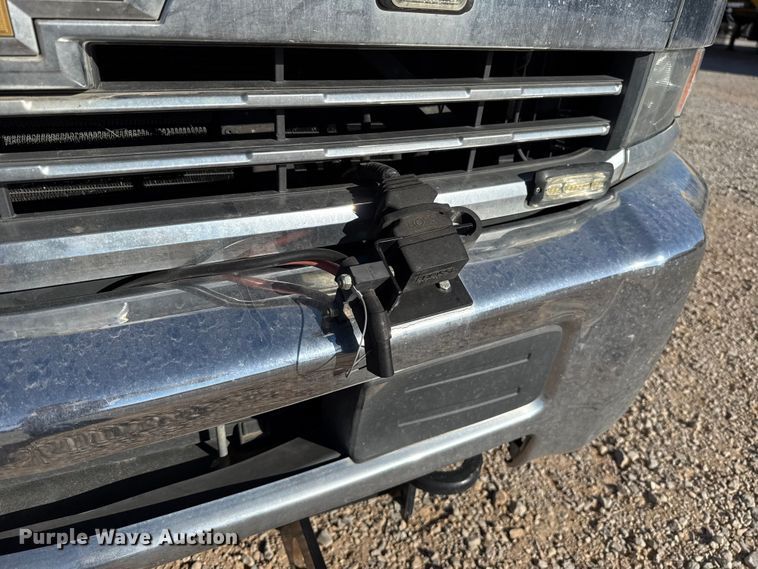 image for item ES5599 2016 Chevrolet Silverado 2500HD Crew Cab pickup truck