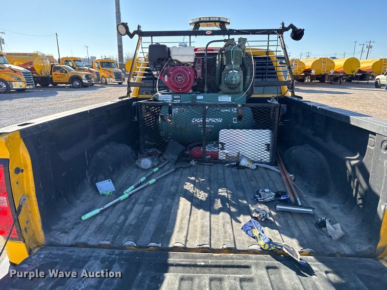 image for item ES5599 2016 Chevrolet Silverado 2500HD Crew Cab pickup truck