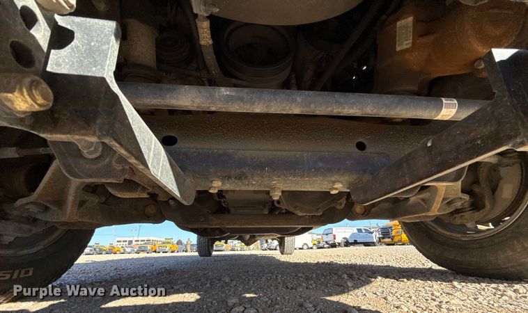 image for item ES5599 2016 Chevrolet Silverado 2500HD Crew Cab pickup truck