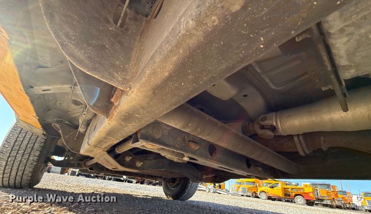 image for item ES5599 2016 Chevrolet Silverado 2500HD Crew Cab pickup truck