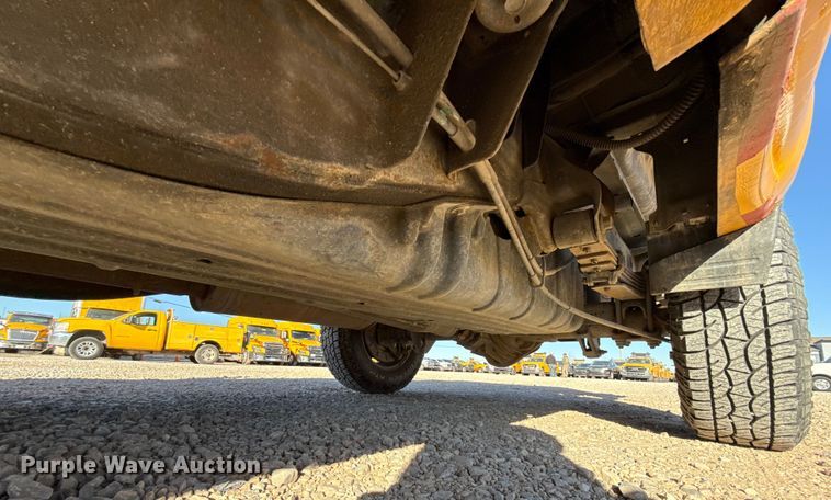 image for item ES5599 2016 Chevrolet Silverado 2500HD Crew Cab pickup truck