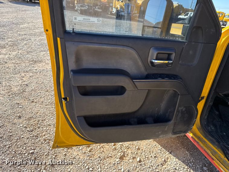 image for item ES5599 2016 Chevrolet Silverado 2500HD Crew Cab pickup truck