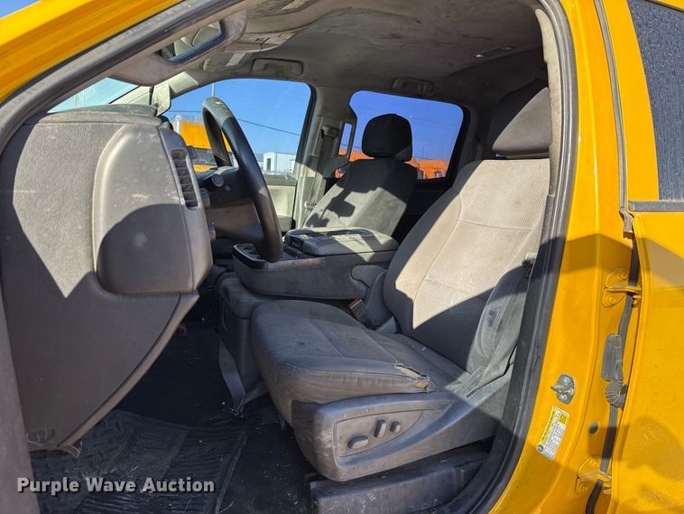 image for item ES5599 2016 Chevrolet Silverado 2500HD Crew Cab pickup truck