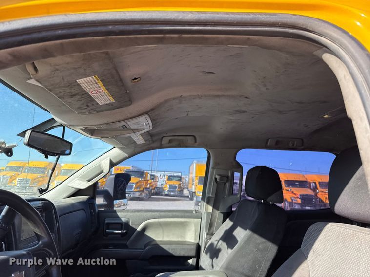 image for item ES5599 2016 Chevrolet Silverado 2500HD Crew Cab pickup truck