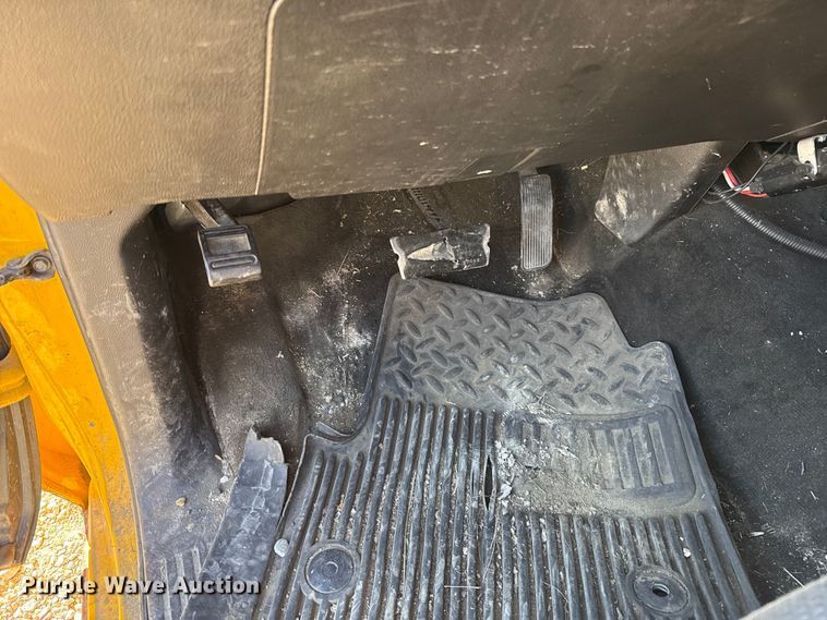 image for item ES5599 2016 Chevrolet Silverado 2500HD Crew Cab pickup truck