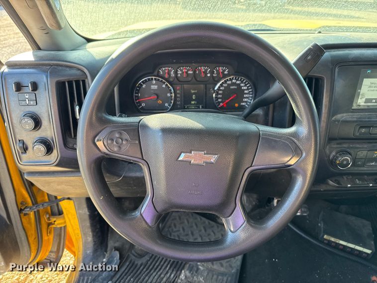 image for item ES5599 2016 Chevrolet Silverado 2500HD Crew Cab pickup truck