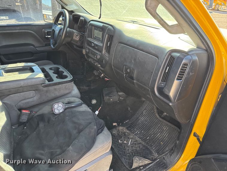 image for item ES5599 2016 Chevrolet Silverado 2500HD Crew Cab pickup truck