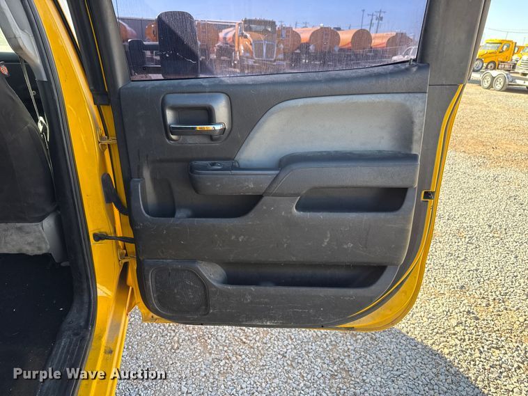 image for item ES5599 2016 Chevrolet Silverado 2500HD Crew Cab pickup truck