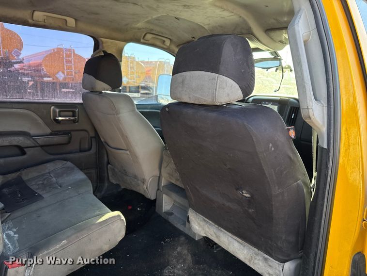 image for item ES5599 2016 Chevrolet Silverado 2500HD Crew Cab pickup truck