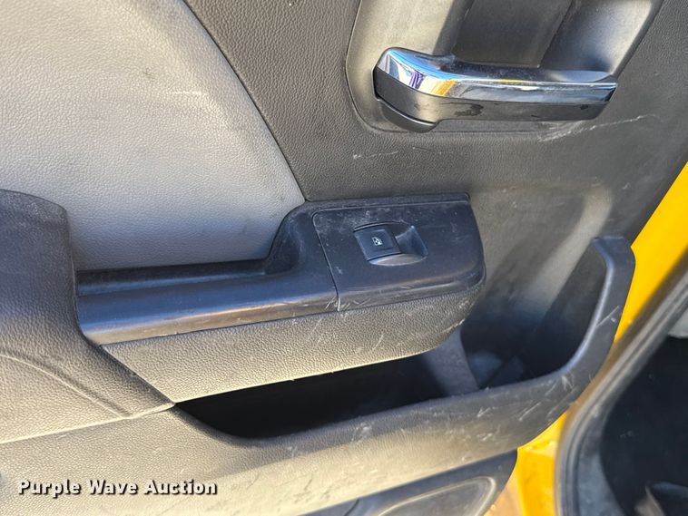 image for item ES5599 2016 Chevrolet Silverado 2500HD Crew Cab pickup truck