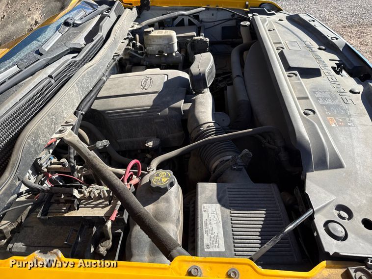 image for item ES5599 2016 Chevrolet Silverado 2500HD Crew Cab pickup truck