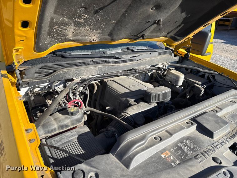 image for item ES5599 2016 Chevrolet Silverado 2500HD Crew Cab pickup truck