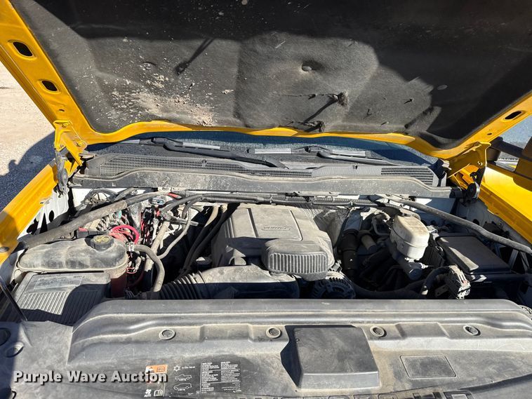 image for item ES5599 2016 Chevrolet Silverado 2500HD Crew Cab pickup truck