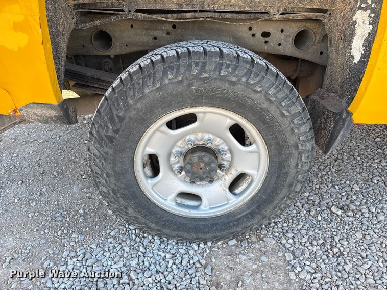 image for item ES5599 2016 Chevrolet Silverado 2500HD Crew Cab pickup truck