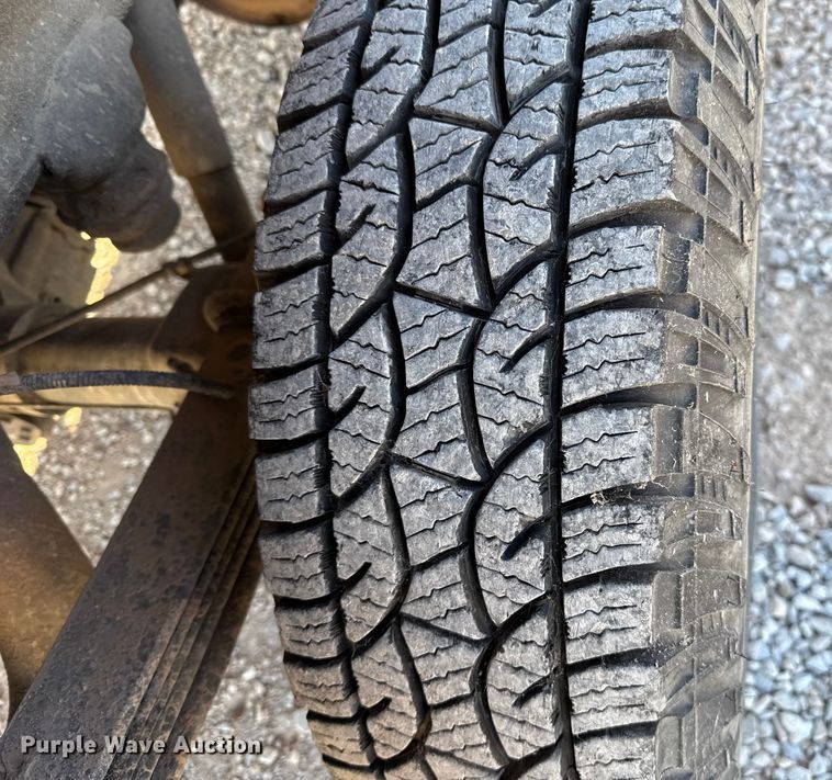 image for item ES5599 2016 Chevrolet Silverado 2500HD Crew Cab pickup truck