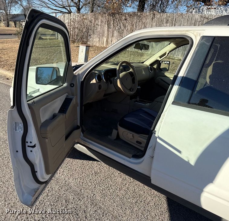 image for item ES5613 2008 Ford Explorer XLT SUV