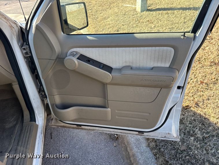 image for item ES5613 2008 Ford Explorer XLT SUV