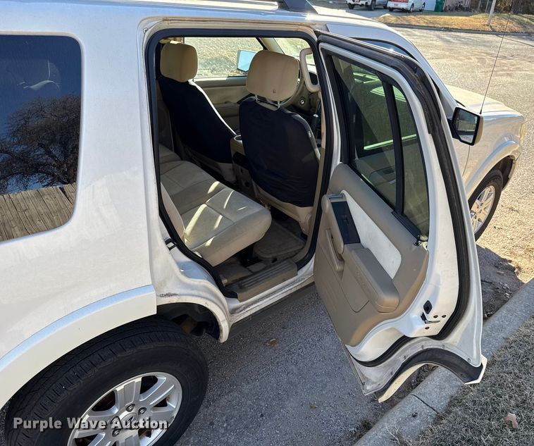 image for item ES5613 2008 Ford Explorer XLT SUV