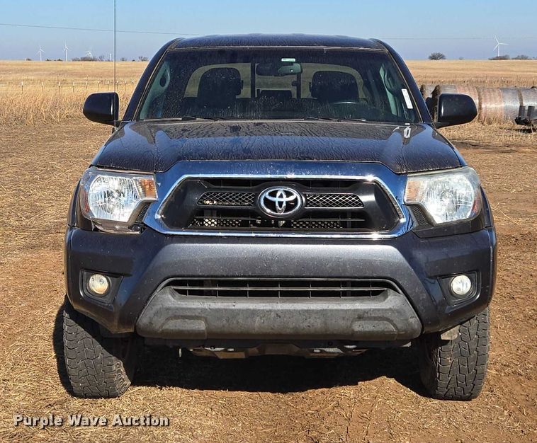 image for item ET1099 2013 Toyota Tacoma Crew Cab pickup truck