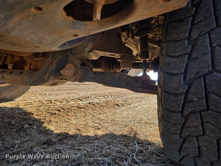 image for item ET1099 2013 Toyota Tacoma Crew Cab pickup truck