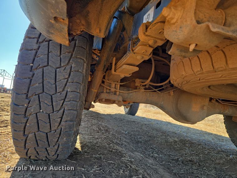 image for item ET1099 2013 Toyota Tacoma Crew Cab pickup truck