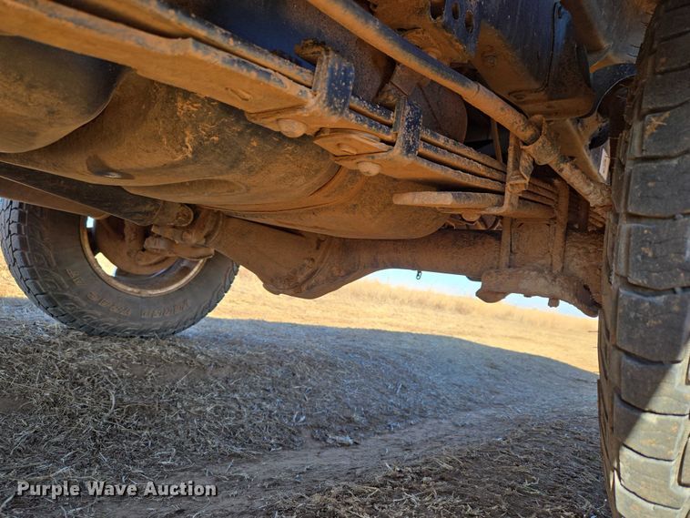 image for item ET1099 2013 Toyota Tacoma Crew Cab pickup truck