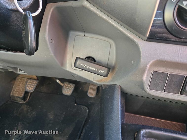 image for item ET1099 2013 Toyota Tacoma Crew Cab pickup truck