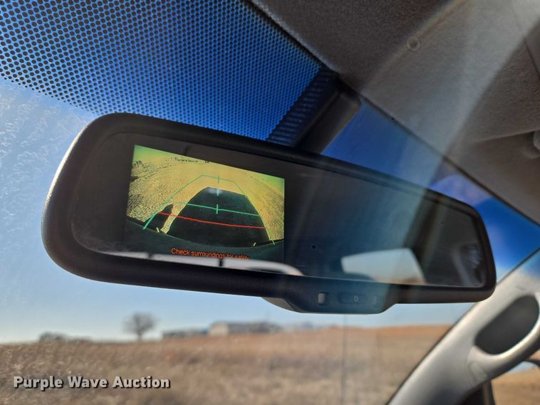 image for item ET1099 2013 Toyota Tacoma Crew Cab pickup truck