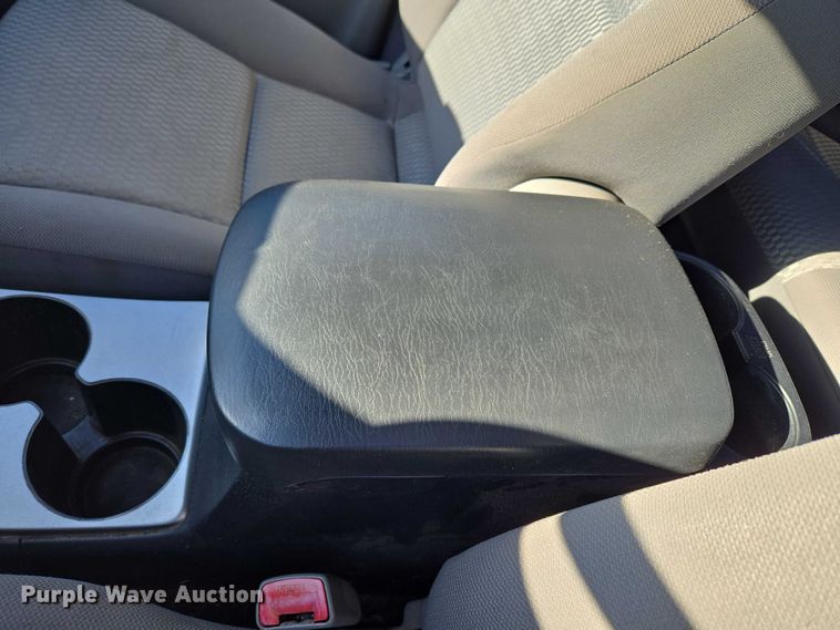 image for item ET1099 2013 Toyota Tacoma Crew Cab pickup truck