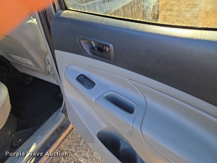 image for item ET1099 2013 Toyota Tacoma Crew Cab pickup truck