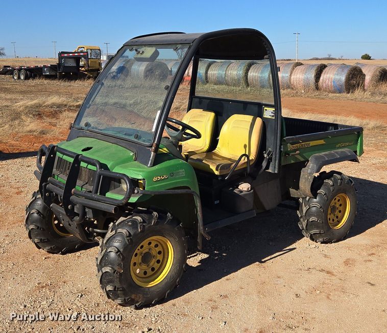 image for item ET1100 2008 John Deere 850D utility vehicle