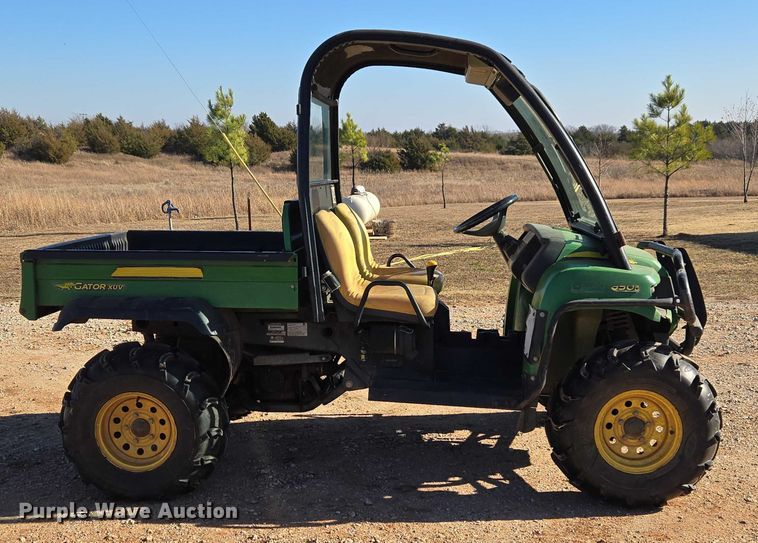image for item ET1100 2008 John Deere 850D utility vehicle