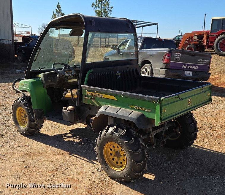 image for item ET1100 2008 John Deere 850D utility vehicle
