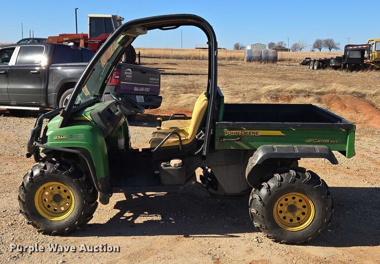 image for item ET1100 2008 John Deere 850D utility vehicle