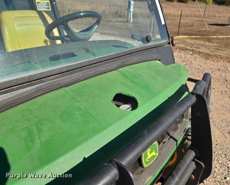 image for item ET1100 2008 John Deere 850D utility vehicle