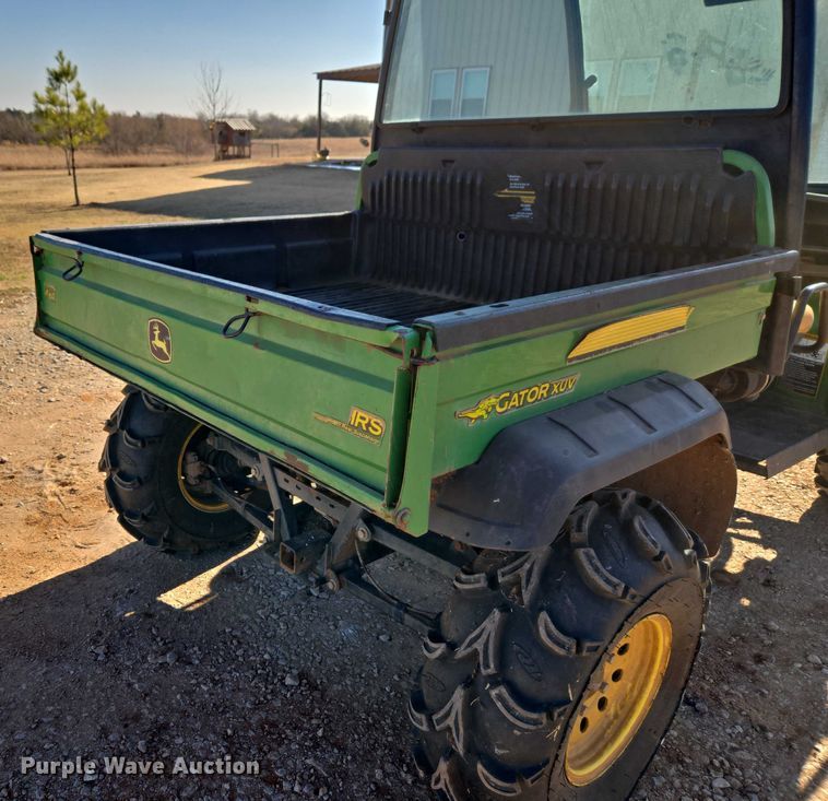 image for item ET1100 2008 John Deere 850D utility vehicle
