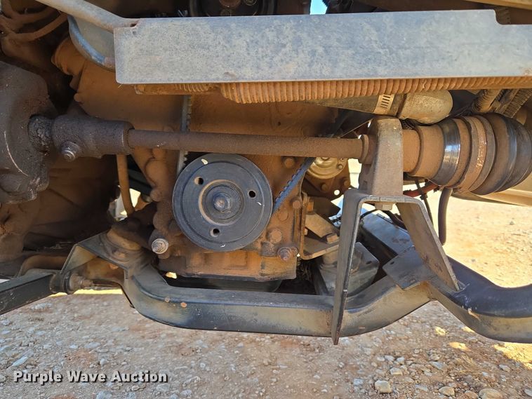 image for item ET1100 2008 John Deere 850D utility vehicle