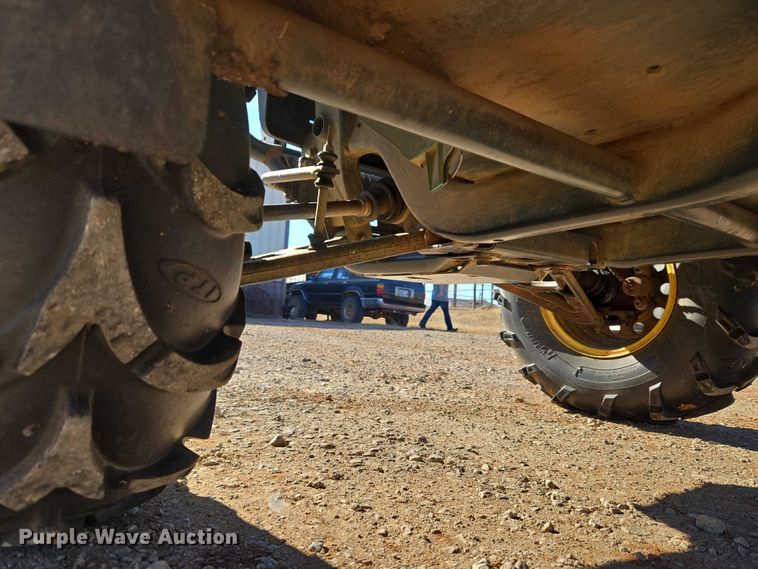 image for item ET1100 2008 John Deere 850D utility vehicle