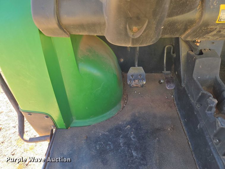 image for item ET1100 2008 John Deere 850D utility vehicle