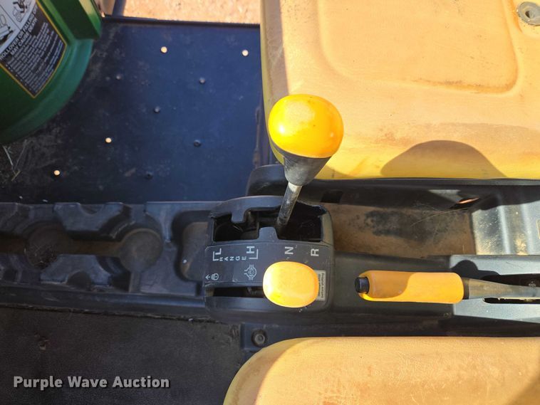 image for item ET1100 2008 John Deere 850D utility vehicle