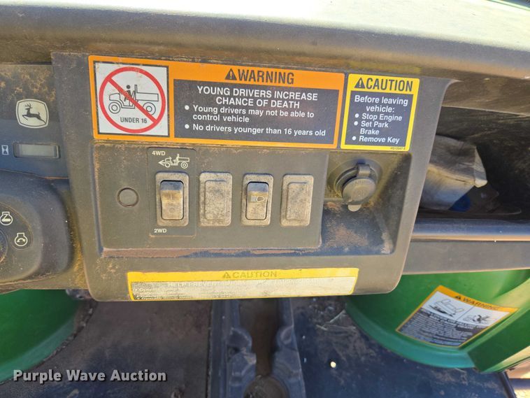 image for item ET1100 2008 John Deere 850D utility vehicle