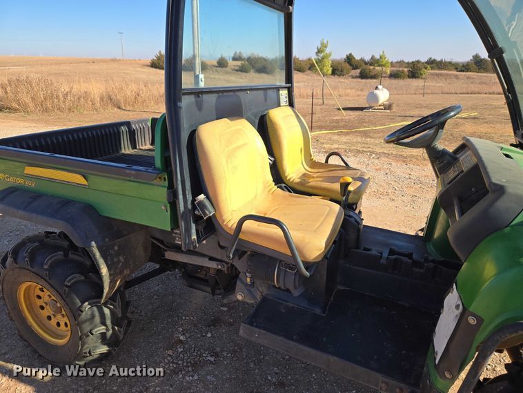 image for item ET1100 2008 John Deere 850D utility vehicle