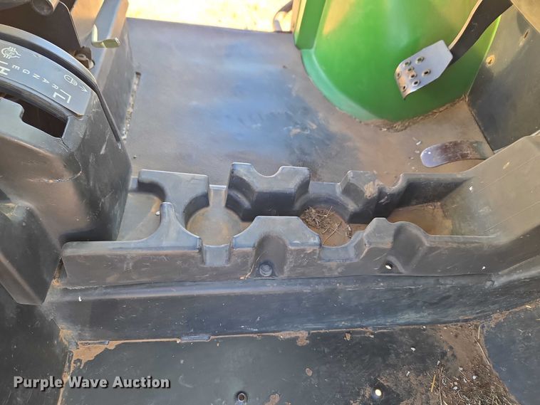 image for item ET1100 2008 John Deere 850D utility vehicle