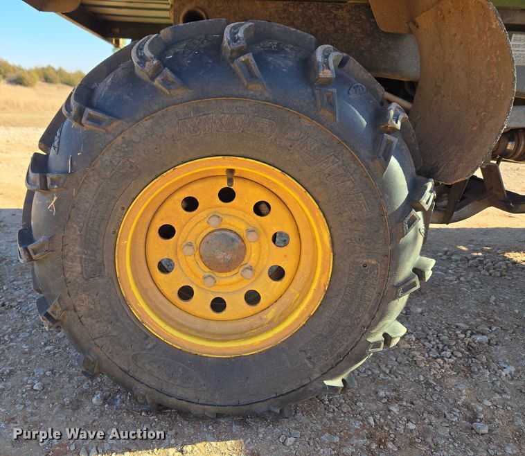 image for item ET1100 2008 John Deere 850D utility vehicle