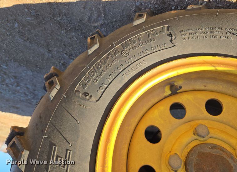 image for item ET1100 2008 John Deere 850D utility vehicle